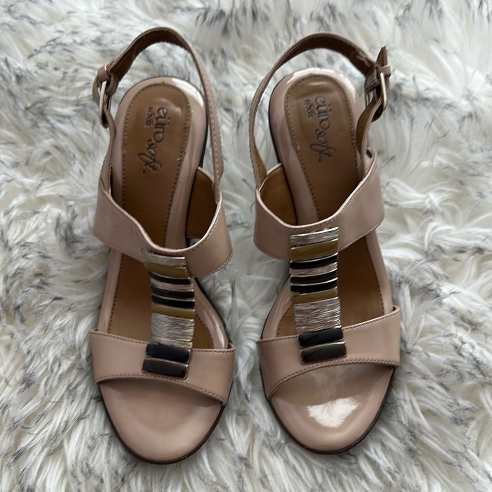 Women's Beige Sandals
